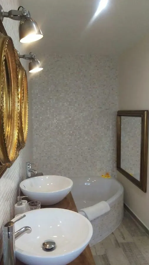 Lamusana (Adults Only) Bell-Lloc